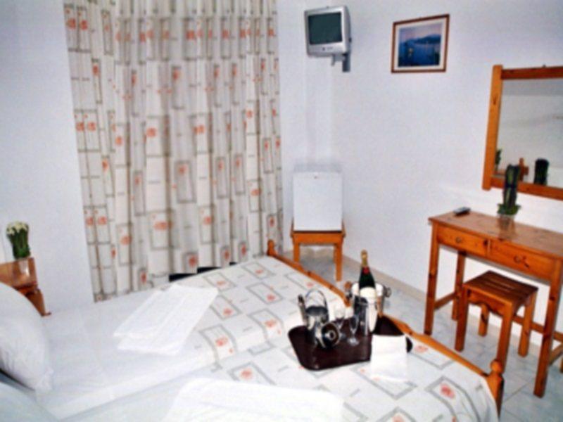 Hotel Prassino Nissi Moraḯtika Exterior foto